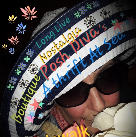 Mimi's Nostalgia Closet Poshland USA - Picture 1 of 8